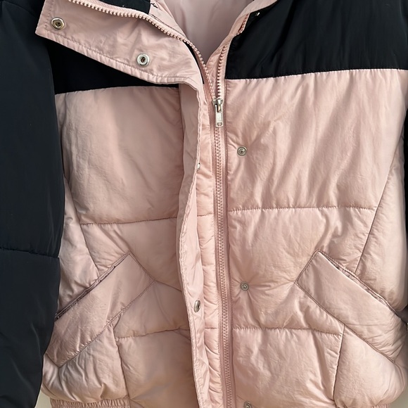 H&M cropped baby pink and navy blue puffer in good shape - Picture 3 of 4